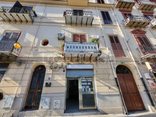 casa indipendente in affitto a Palermo in zona Zisa