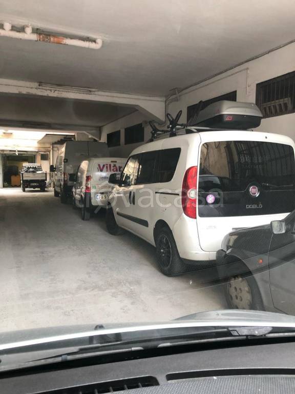 locale commerciale in affitto a Palermo