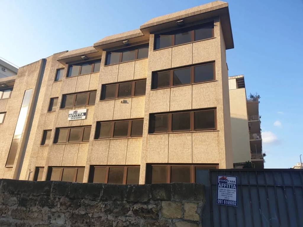 ufficio in affitto a Palermo in zona Libertà