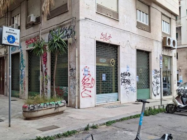 negozio in affitto a Palermo in zona Libertà