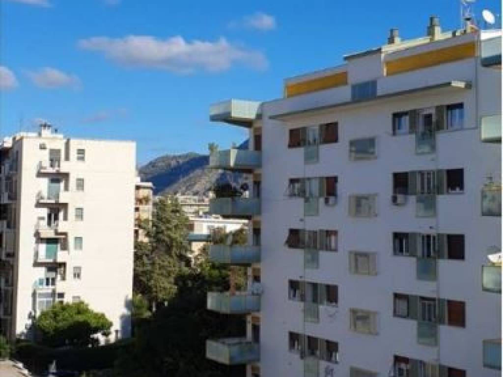 appartamento in affitto a Palermo in zona Politeama