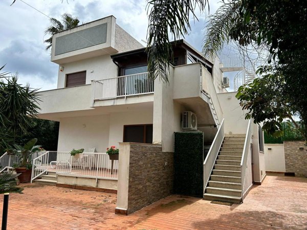 casa indipendente in affitto a Palermo in zona Mondello