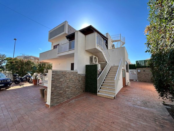 casa indipendente in affitto a Palermo in zona Mondello