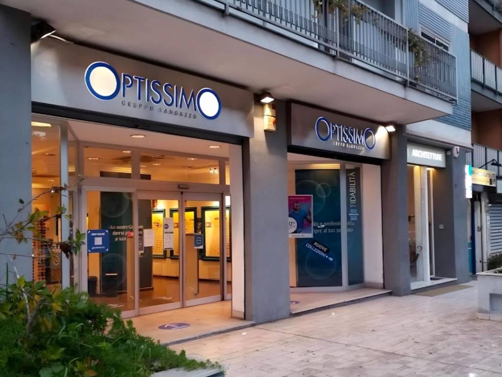 negozio in affitto a Palermo in zona Politeama