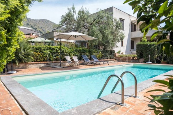 casa indipendente in affitto a Palermo in zona Mondello