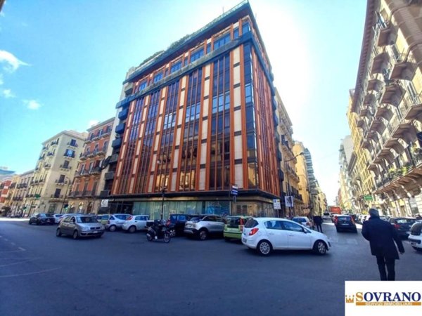 negozio in affitto a Palermo in zona Politeama