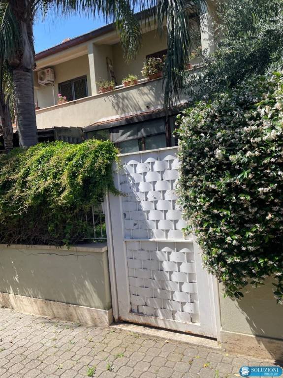 casa indipendente in affitto a Palermo in zona Partanna