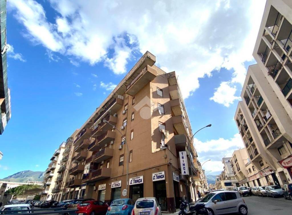 appartamento in affitto a Palermo in zona Montegrappa / Santa Rosalia