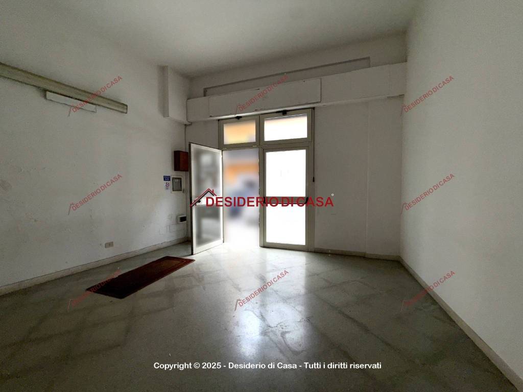 negozio in affitto a Palermo in zona Malaspina/Palagonia