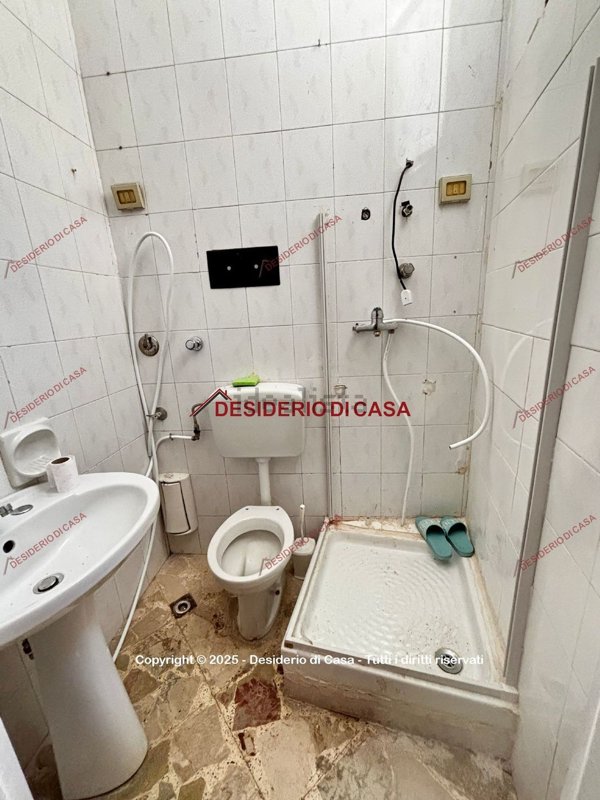 locale commerciale in affitto a Palermo in zona Malaspina/Palagonia