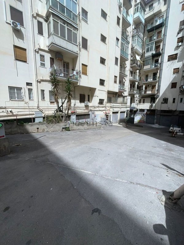 locale di sgombero in affitto a Palermo in zona Libertà