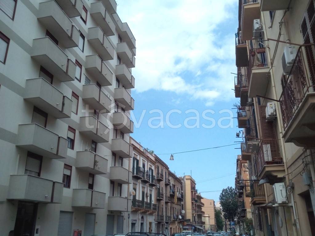 appartamento in affitto a Palermo in zona Montegrappa / Santa Rosalia