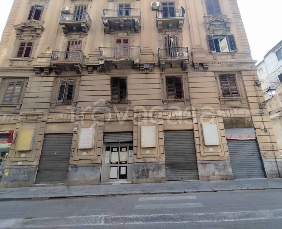trivano in affitto a Palermo in zona Centro storico