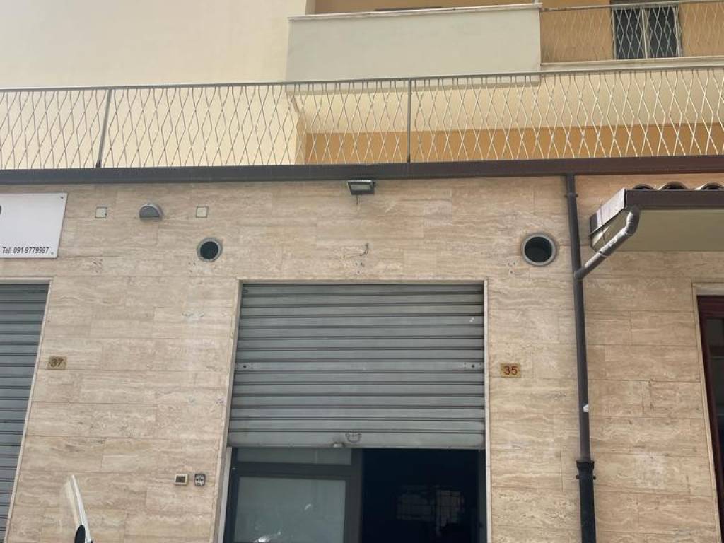 negozio in affitto a Palermo in zona Oreto