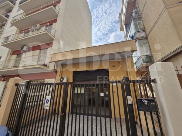 negozio in affitto a Palermo in zona Uditore