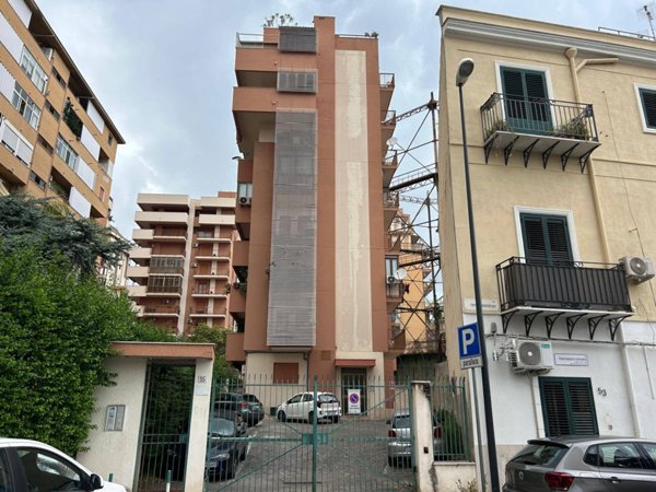 ufficio in affitto a Palermo in zona Politeama