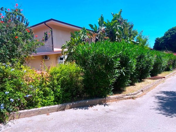 casa indipendente in affitto a Palermo in zona Mondello