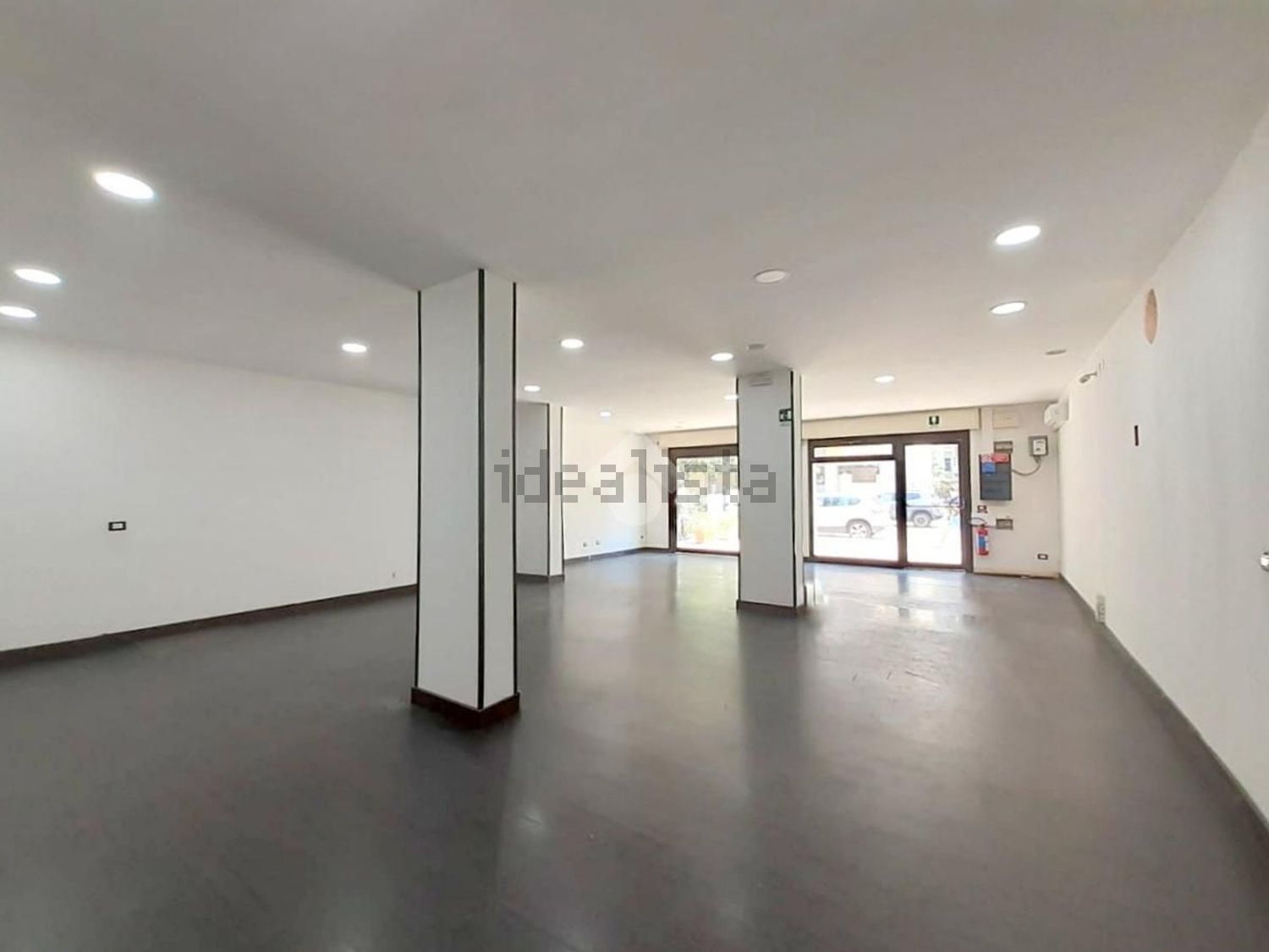 locale commerciale in affitto a Palermo in zona Uditore