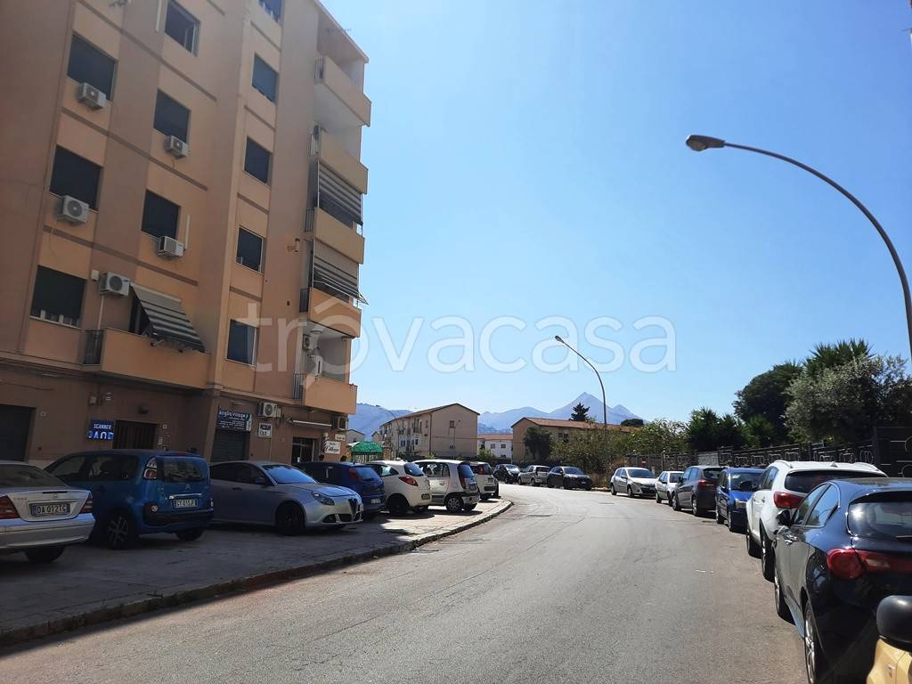 appartamento in affitto a Palermo in zona Montegrappa / Santa Rosalia