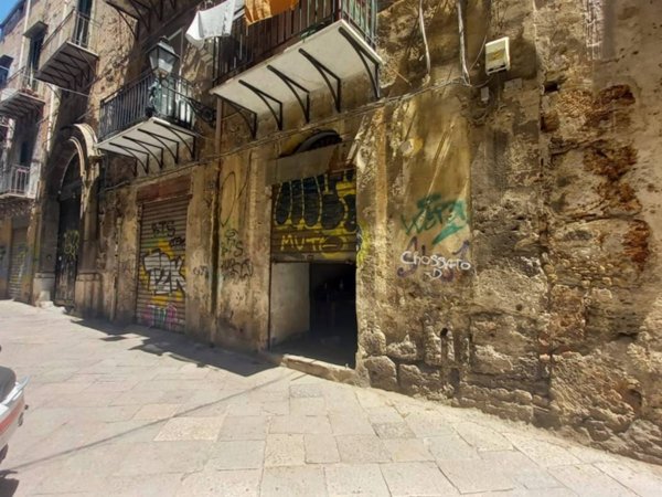 locale commerciale in affitto a Palermo in zona Centro storico