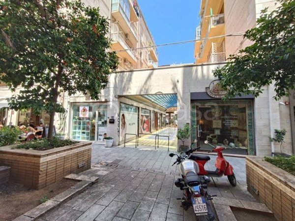 locale commerciale in affitto a Palermo in zona Politeama