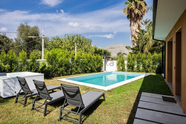 casa indipendente in affitto a Palermo in zona Mondello