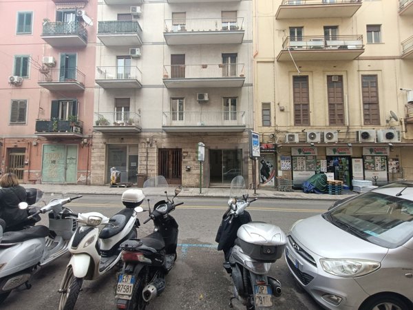 negozio in affitto a Palermo in zona Libertà