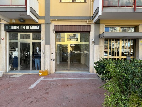 negozio in affitto a Palermo in zona San Lorenzo