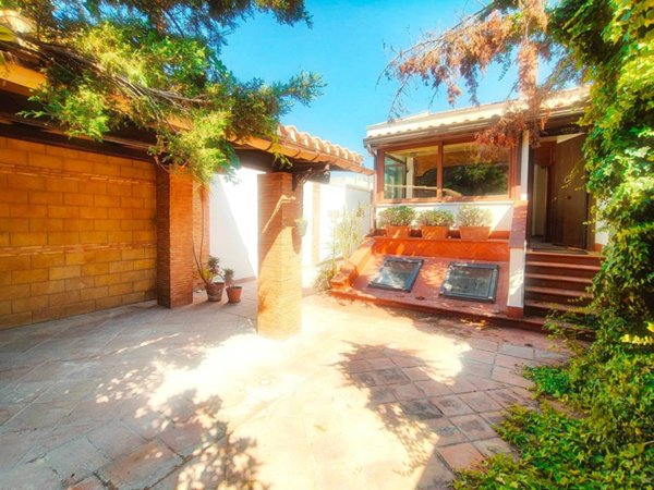 casa indipendente in affitto a Palermo in zona Mondello