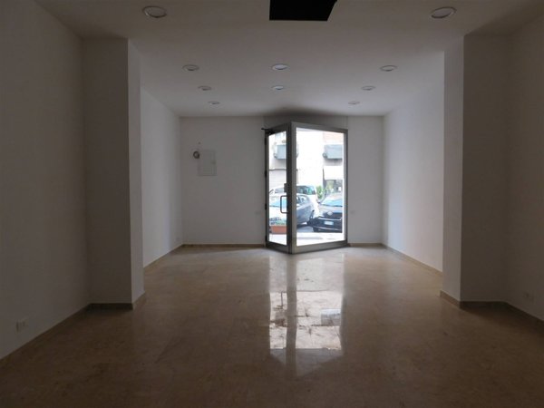 negozio in affitto a Palermo in zona Libertà