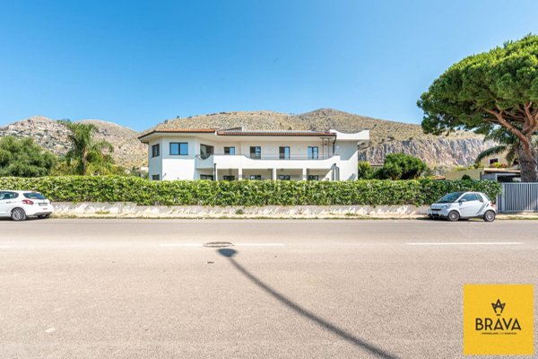 casa indipendente in affitto a Palermo in zona Mondello