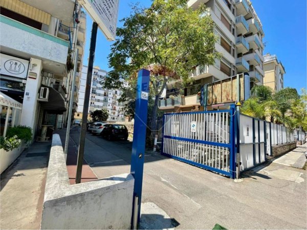 locale commerciale in affitto a Palermo