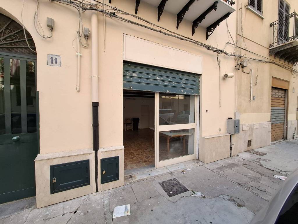 negozio in affitto a Palermo in zona Montepellegrino