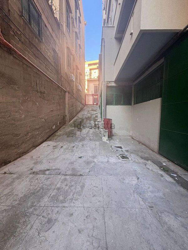 locale di sgombero in affitto a Palermo in zona Libertà
