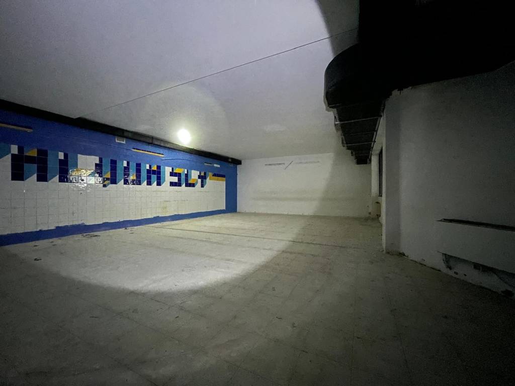 negozio in affitto a Palermo in zona Zisa