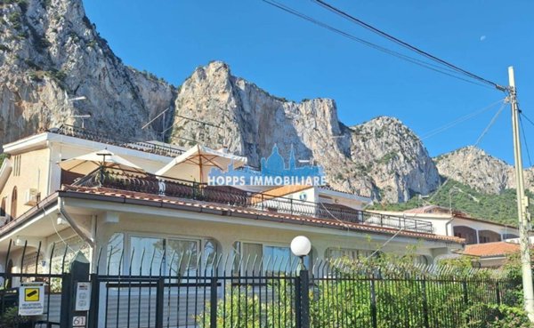casa indipendente in affitto a Palermo in zona Addaura