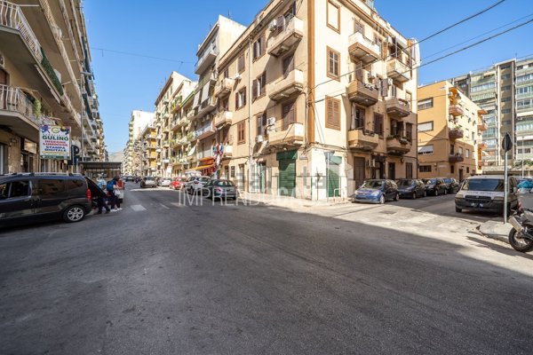 negozio in affitto a Palermo in zona Malaspina/Palagonia