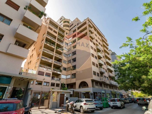 ufficio in affitto a Palermo in zona Libertà