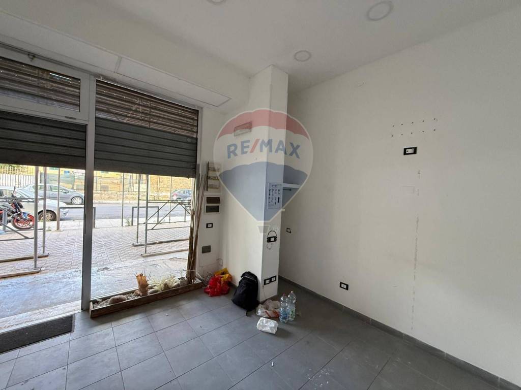 negozio in affitto a Palermo in zona Montepellegrino
