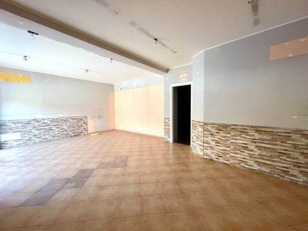 locale commerciale in affitto a Palermo