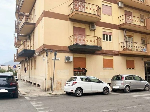 appartamento in affitto a Palermo in zona Montegrappa / Santa Rosalia