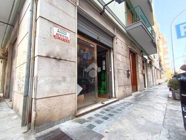 negozio in affitto a Palermo in zona Politeama