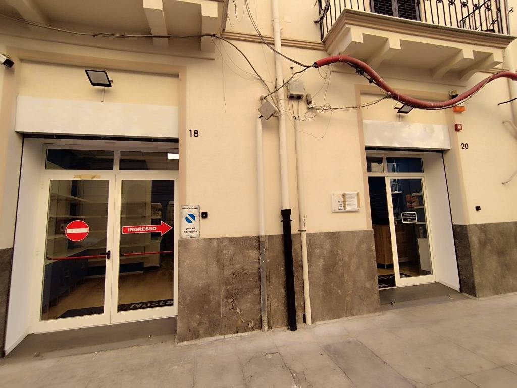 negozio in affitto a Palermo in zona Malaspina/Palagonia