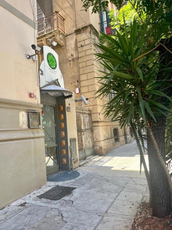 negozio in affitto a Palermo