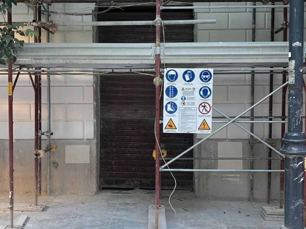 negozio in affitto a Palermo in zona Libertà