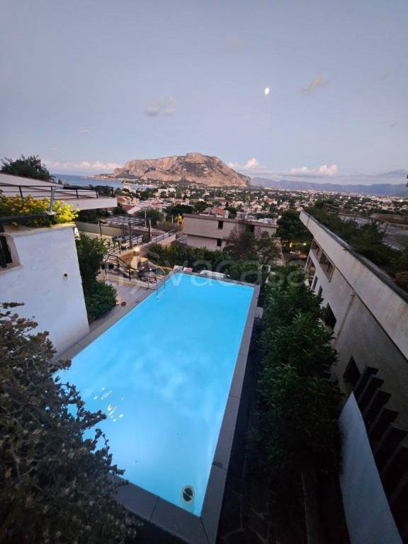 casa indipendente in affitto a Palermo in zona Mondello