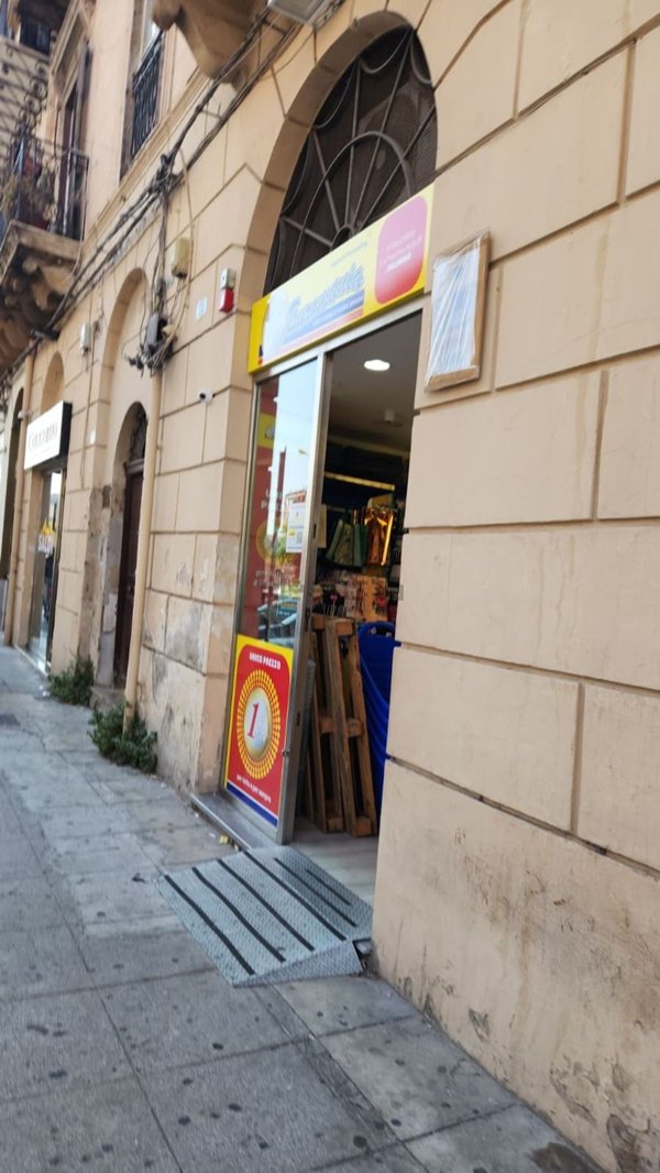 locale commerciale in affitto a Palermo in zona Zisa