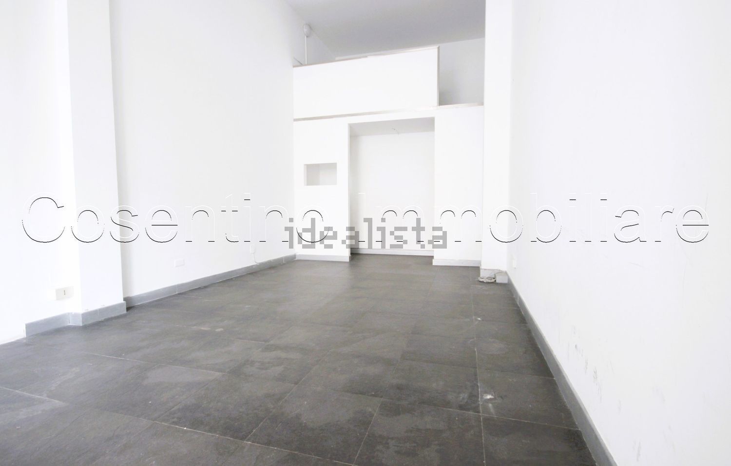 locale commerciale in affitto a Palermo in zona Libertà