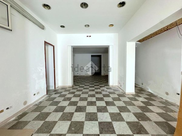 locale commerciale in affitto a Palermo in zona Zisa