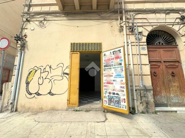 negozio in affitto a Palermo in zona Zisa